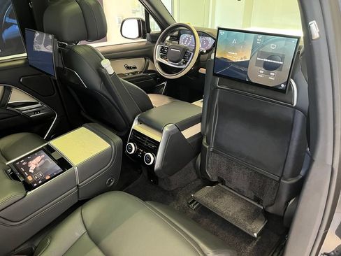 Used 2024 Land Rover Range Rover SV AWD/4WD image 50