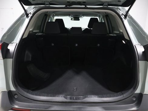 Used 2022 Toyota RAV4 XLE image 18