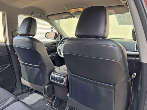 Used 2018 Toyota Highlander Plus AWD/4WD image 31