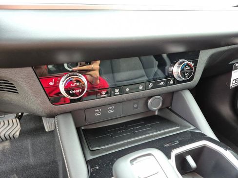 New 2026 Mitsubishi Outlander SE image 24