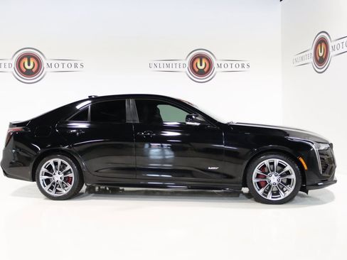 Used 2021 Cadillac CT4 V image 5