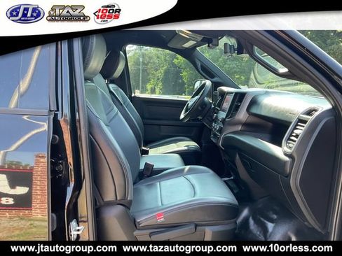 Used 2022 RAM 2500 Tradesman w/ Chrome Appearance Group AWD/4WD image 12