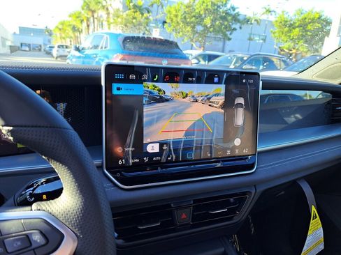 New 2026 Volkswagen Tiguan SE R-Line FWD image 11