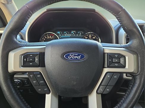 Used 2019 Ford F150 Lariat AWD/4WD image 24