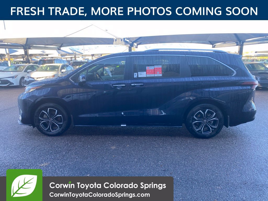 Used 2026 Toyota Sienna Platinum AWD/4WD image 5