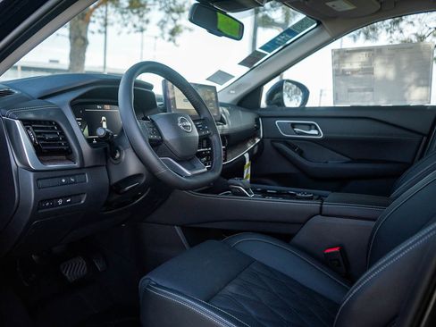 New 2026 Nissan Rogue Platinum w/ Platinum Premium Package AWD/4WD image 18