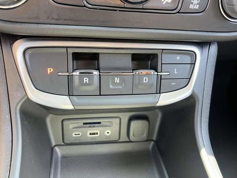 Used 2023 GMC Terrain SLT AWD/4WD image 30