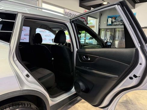 Used 2019 Nissan Rogue SV AWD/4WD image 42