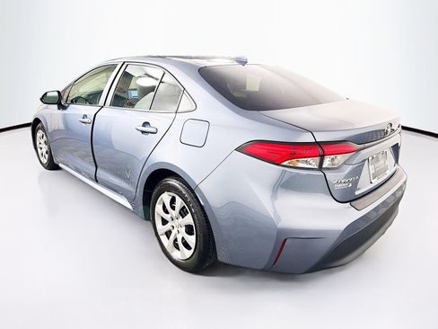 Used 2025 Toyota Corolla LE FWD image 5