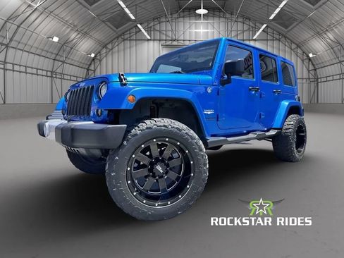 Used 2015 Jeep Wrangler Unlimited Sahara w/ Connectivity Group AWD/4WD image 10