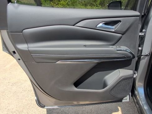 New 2026 Chevrolet Traverse LT w/ Midnight/Sport Edition FWD image 10
