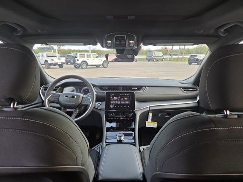 New 2026 Jeep Grand Cherokee Laredo X AWD/4WD image 21