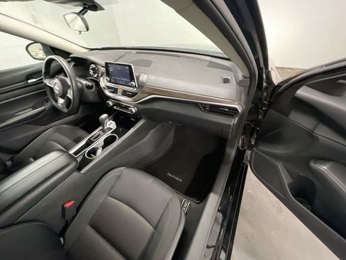 Used 2024 Nissan Altima 2.5 SV image 27