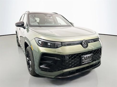 New 2026 Volkswagen Tiguan SE R-Line AWD/4WD image 1