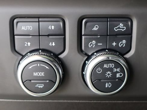 Used 2025 GMC Sierra 2500 AT4 AWD/4WD image 26