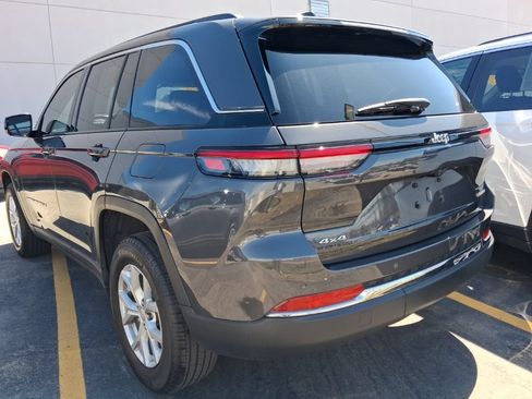 Certified 2023 Jeep Grand Cherokee Limited AWD/4WD image 9