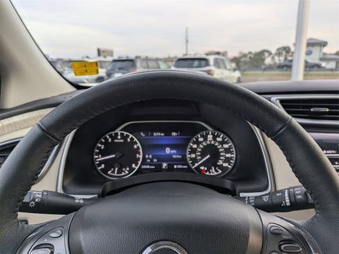 Used 2019 Nissan Murano SV image 30