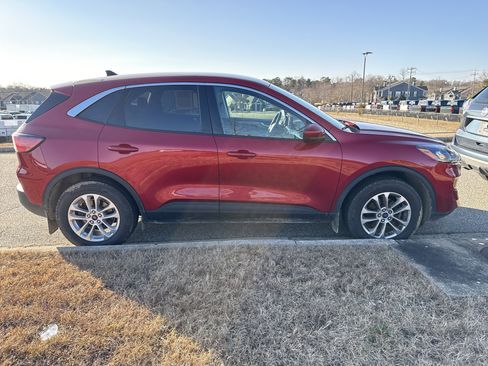 Used 2021 Ford Escape SE w/ Cold Weather Package image 5