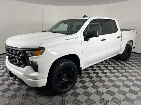 Used 2023 Chevrolet Silverado 1500 Custom AWD/4WD image 8