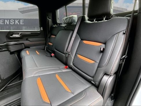 New 2026 GMC Sierra 2500 AT4 w/ AT4 Premium Plus Package AWD/4WD image 11