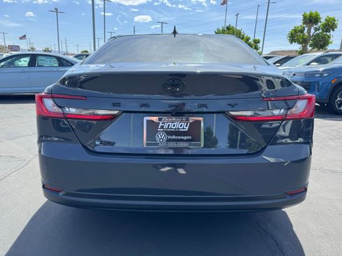 Used 2025 Toyota Camry LE image 5