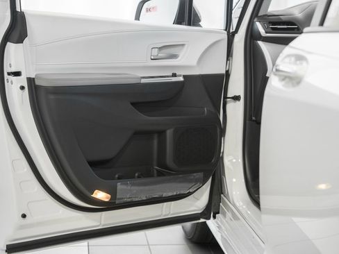 New 2026 Toyota Sienna XLE AWD/4WD image 41