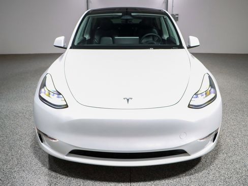 Used 2024 Tesla Model Y Long Range image 4