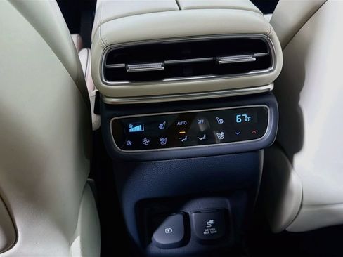 Used 2025 Genesis GV80 3.5T Prestige AWD/4WD image 32