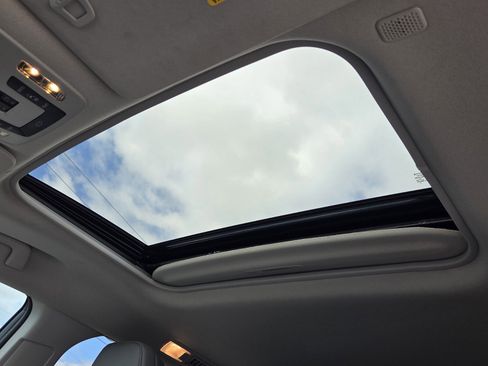 Certified 2022 Toyota Sienna XLE image 15