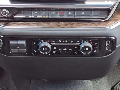 Used 2025 Chevrolet Silverado 1500 LT image 15