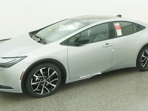 New 2026 Toyota Prius Plug-In Hybrid image 5