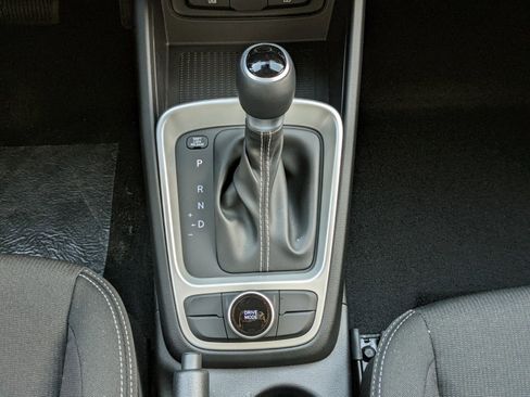 New 2025 Hyundai Venue SEL image 26