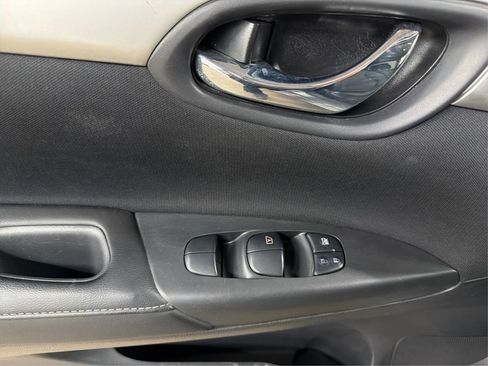 Used 2019 Nissan Sentra S image 24