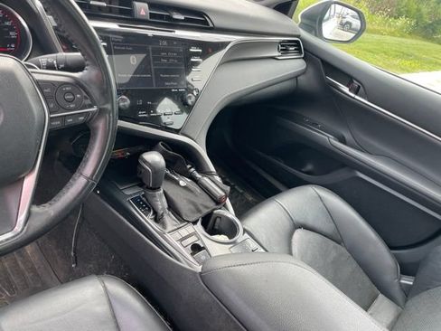 Used 2019 Toyota Camry XSE FWD image 10