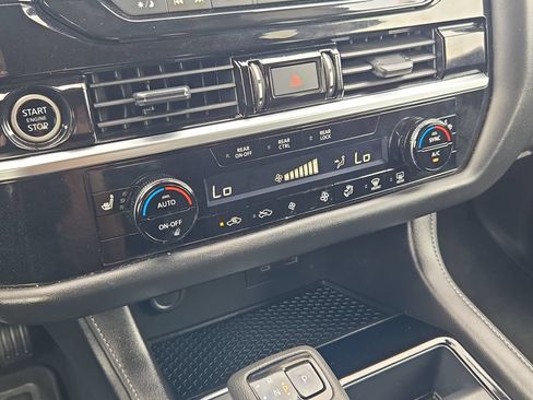 Certified 2024 Nissan Pathfinder SV FWD image 20