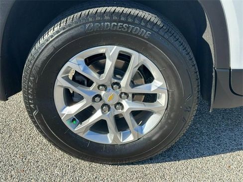 Certified 2023 Chevrolet Traverse LS image 7