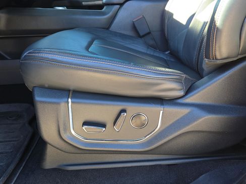 Used 2023 Ford Expedition Platinum image 20