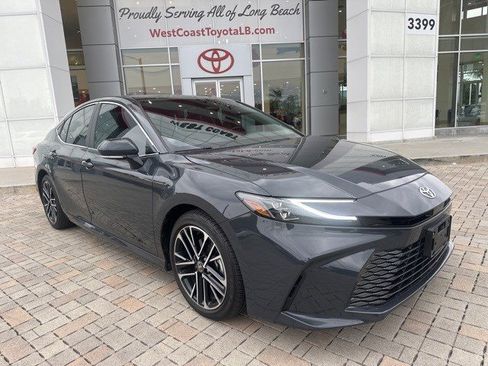 Used 2025 Toyota Camry XLE image 8