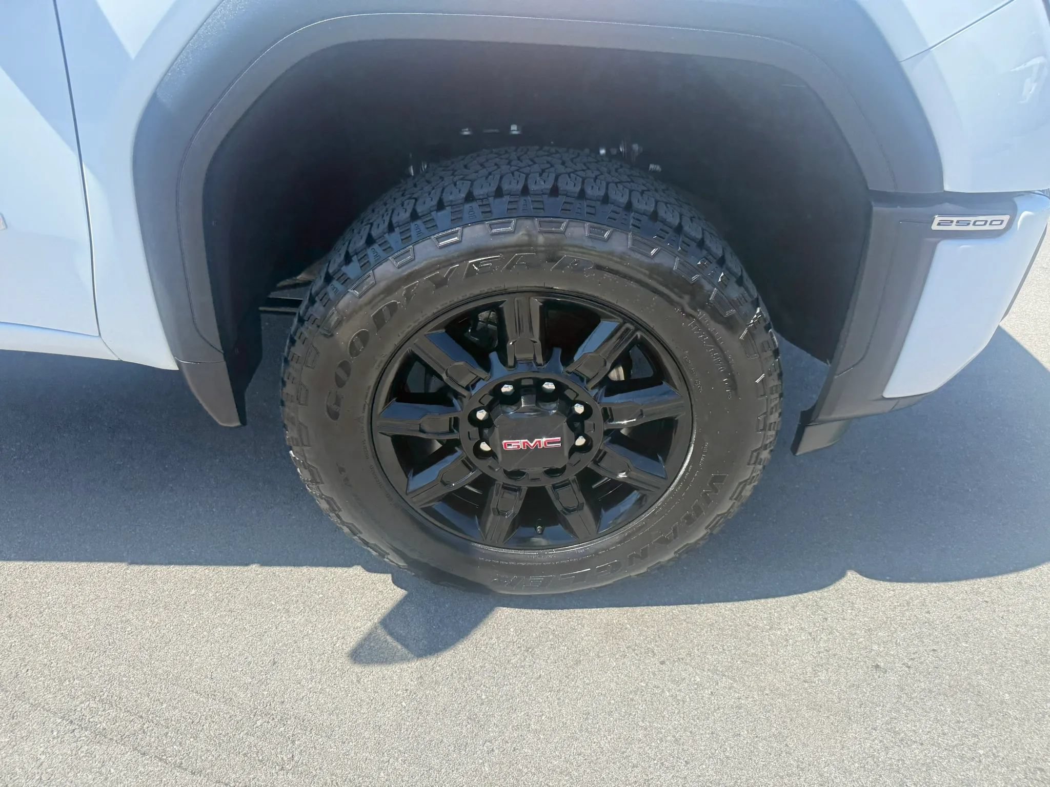 Used 2025 GMC Sierra 2500 AT4 AWD/4WD image 19
