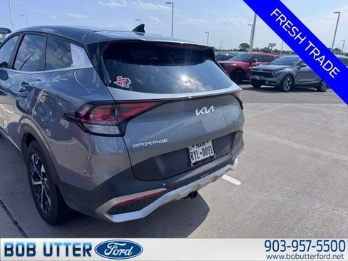 Used 2023 Kia Sportage EX FWD image 3