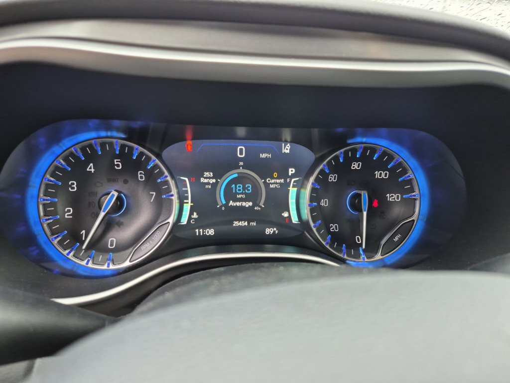 Used 2026 Chrysler Pacifica Select FWD image 6
