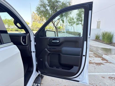 Used 2022 GMC Sierra 1500 Denali w/ Driver Alert Package II AWD/4WD image 16