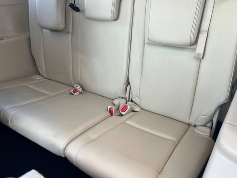 Used 2014 Toyota Highlander Limited Platinum FWD image 12