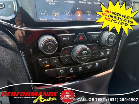 Used 2020 Jeep Grand Cherokee Laredo image 12