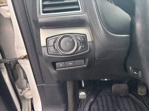 Used 2017 Ford Explorer Platinum image 19