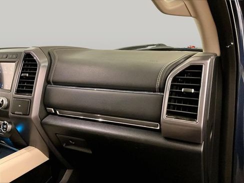 Used 2019 Ford Expedition Platinum AWD/4WD image 16