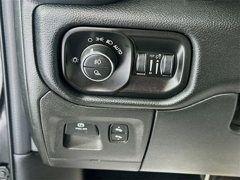 Used 2019 RAM 1500 Big Horn image 10