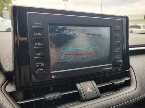 Used 2022 Toyota RAV4 XLE FWD image 20