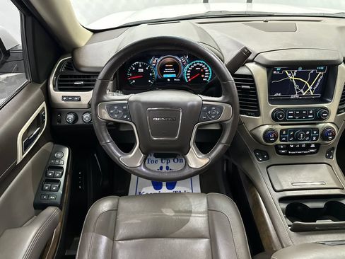 Used 2018 GMC Yukon Denali w/ Denali Ultimate Package AWD/4WD image 30