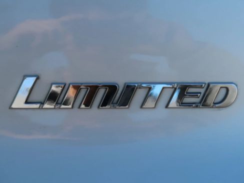 Used 2011 Toyota 4Runner Limited image 8